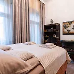 Staropramenna Appartement Praag