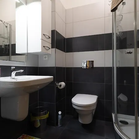 Staropramenna Garden Apartamento *